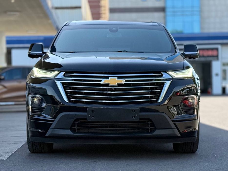 Traverse Premier 2023 год