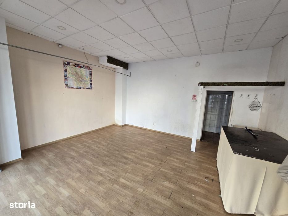 Inchiriere Spatiu Comercial Vitrat, 140 mp Dacia - Statia Bicaz