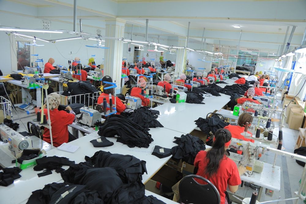 Оптом базова футболка