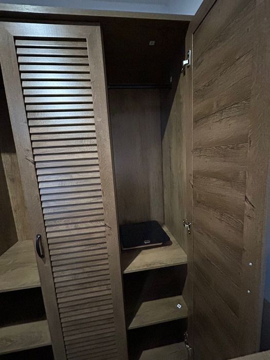 Гардероби, закупени от Юск - 3 бр., с размери - 200/125/50