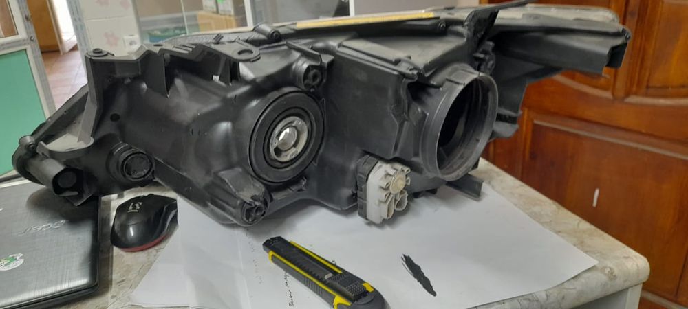 Продам фары тойота