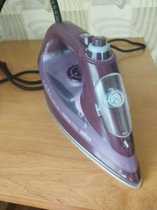 Утюг Braun SI7181VI – мощный пар, идеальная глажка