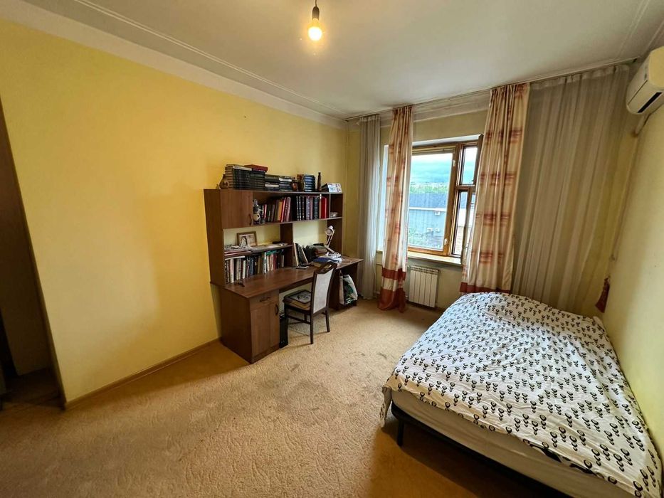 В продаже 4х ком квартира Чехова 64