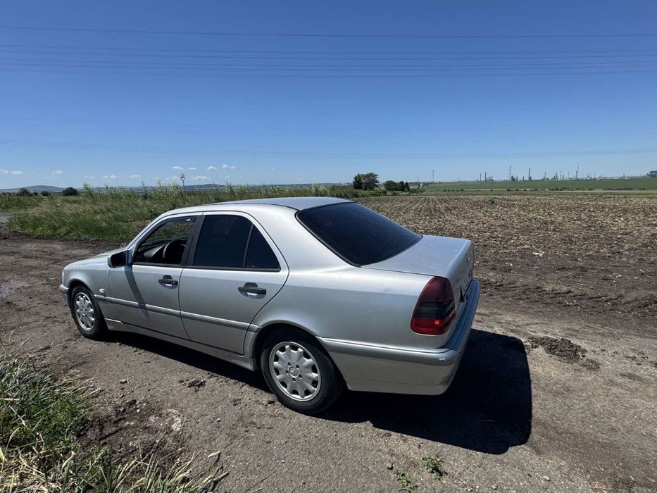 Продава се мерцедес С220