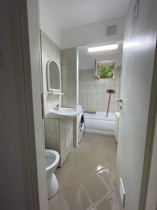 Inchiriez apartament 65 mp bloc turn Marchian 2 camere , complet mb ut
