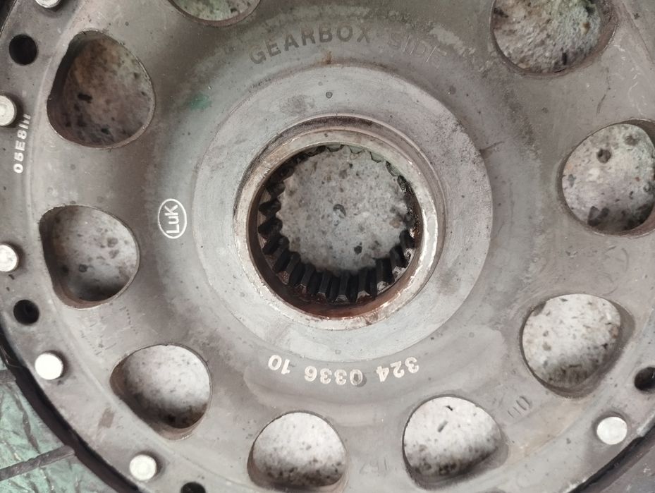 Комплект съединител Luk с лагер за БМВ, BMW, 1,3,5,6,X1,X3