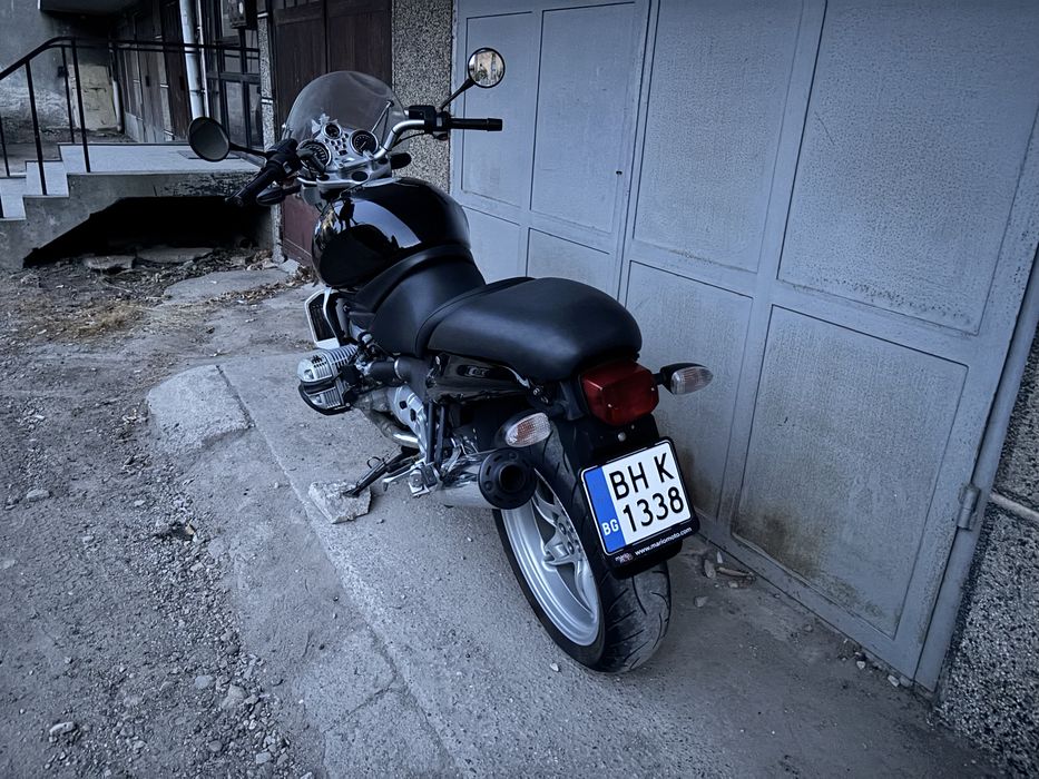 BMW R850r.