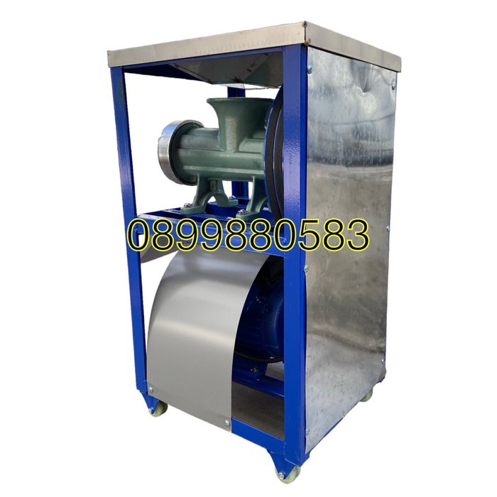 Чугунена месомелачка Румънска №32 с електромотор с двоен ремък и плот