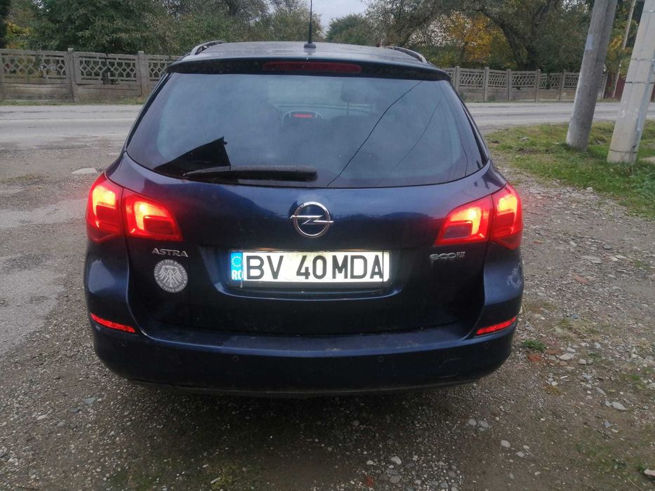 Opel Astra J 2011