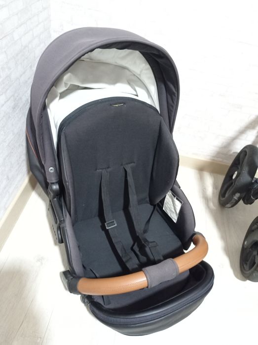 Продам коляску. В очень хорошем состоянии