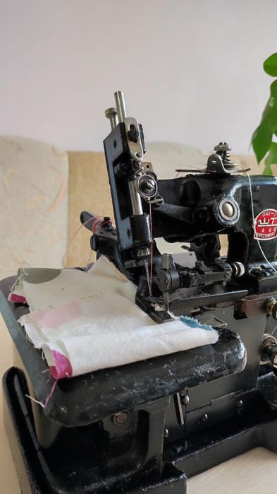 Оверлог триконечен