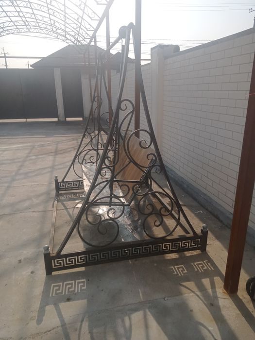 Продам качелю на ножках