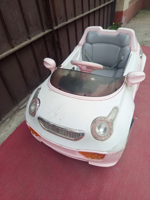 Машина большой девочка .