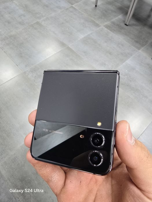 Samsung Z Flip 4