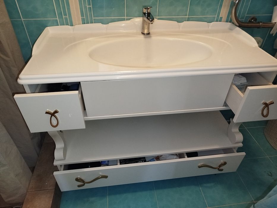 Продам тумбу с раковиной