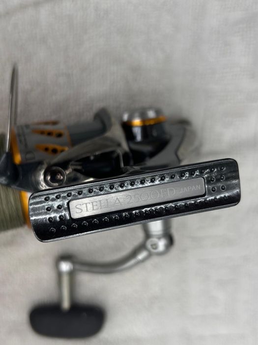 Vând set complet pescuit – Shimano Stella 2500 FD + accesorii