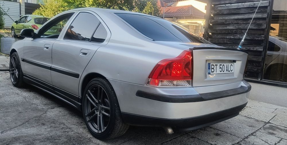 Vând Volvo s60 D5