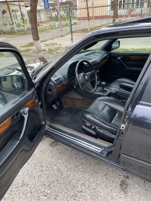 BMW E32 735i  1991 restayling sotiladi srochne