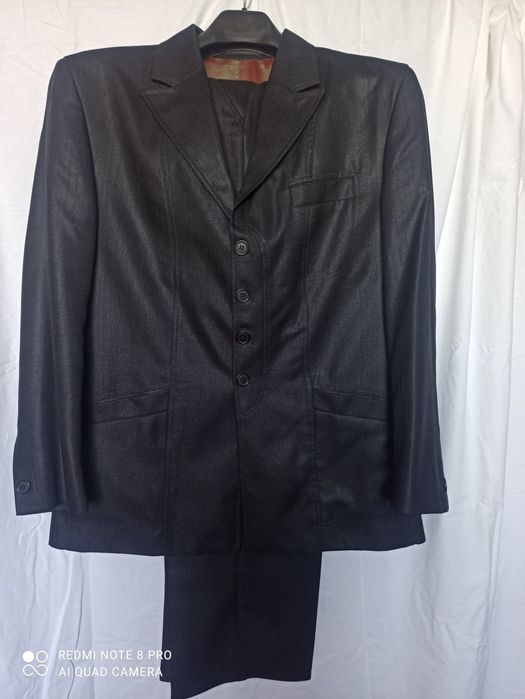 Официални костюми