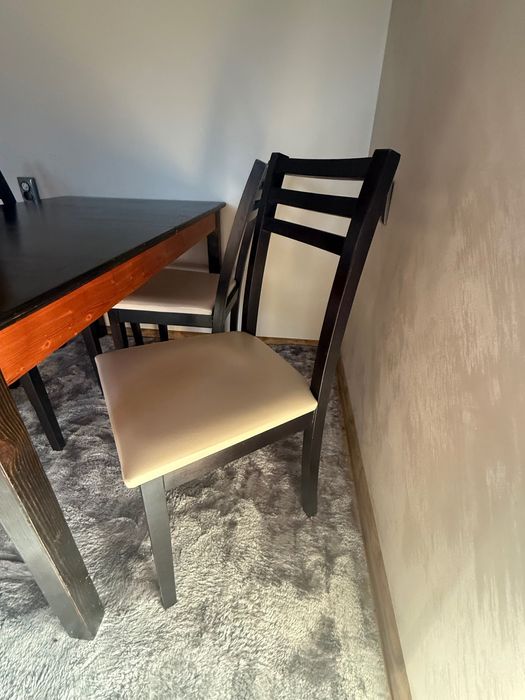 Трапезна разтегателна маса със столове