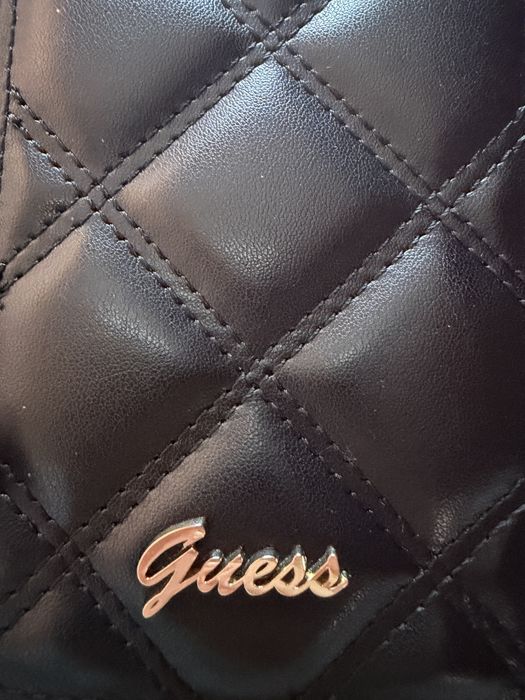 Husa Guess 16 Pro Max