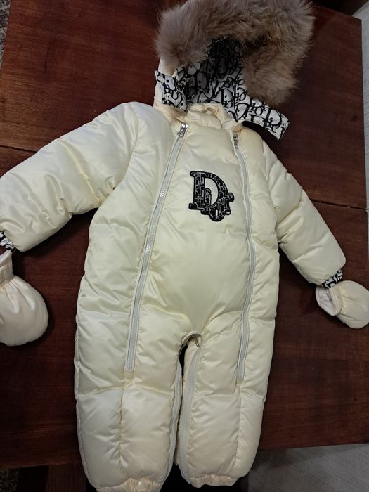 Продам детскую куртку