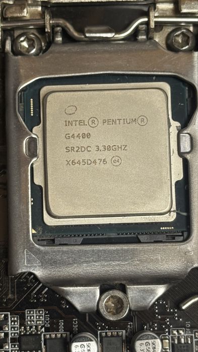 Placa de baza Gigabyte H110M  S2 DDR4 cu backplate si cooler stock