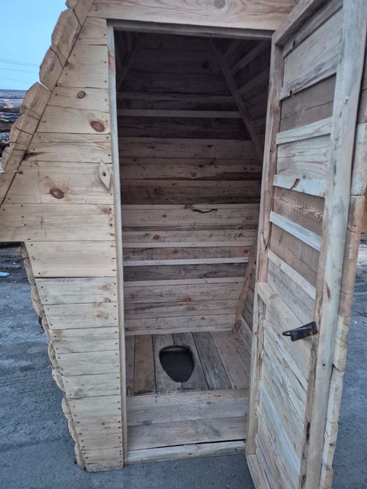 Уличный туалет на продажу