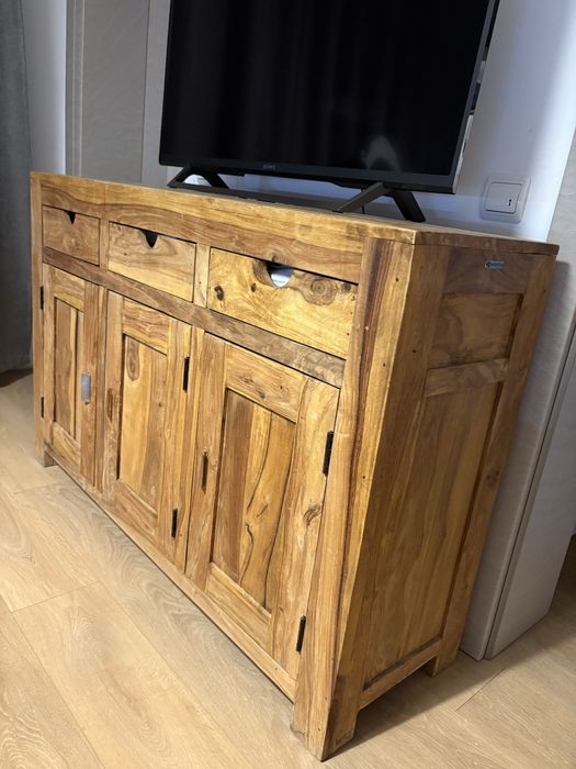 Vand comoda din lemn masiv