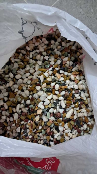 Продавам аквариум с капак грунд и нагревател .128л