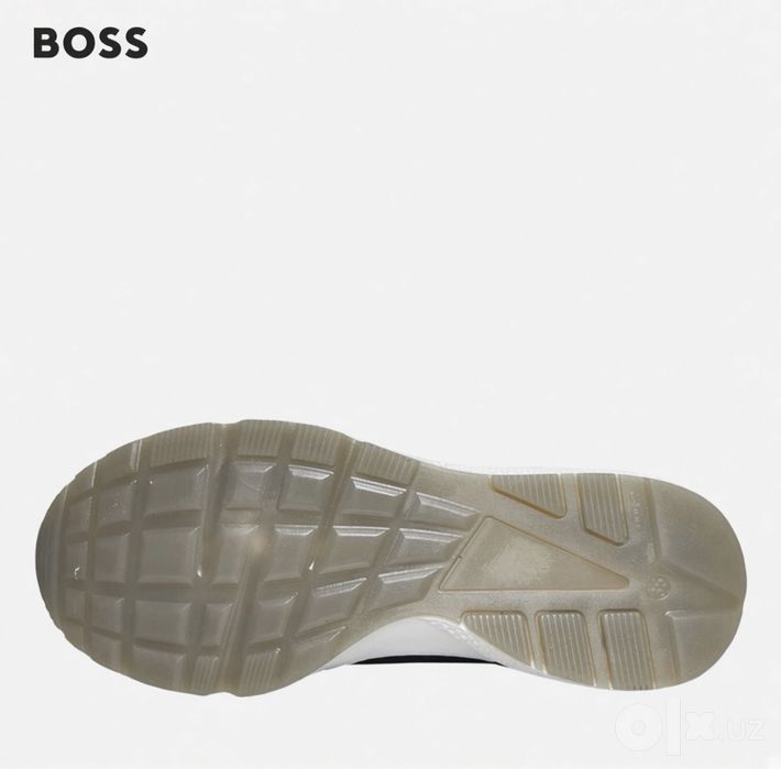 BOSS кроссовки черные оригинал + коробка новые срочно!!!