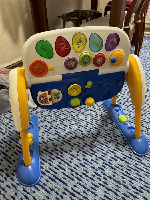 Развивающий столик Chicco