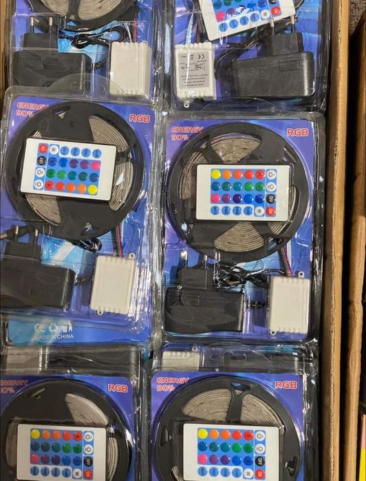 Banda cu telecomanda. Multe lumini ..lungine 5 metri