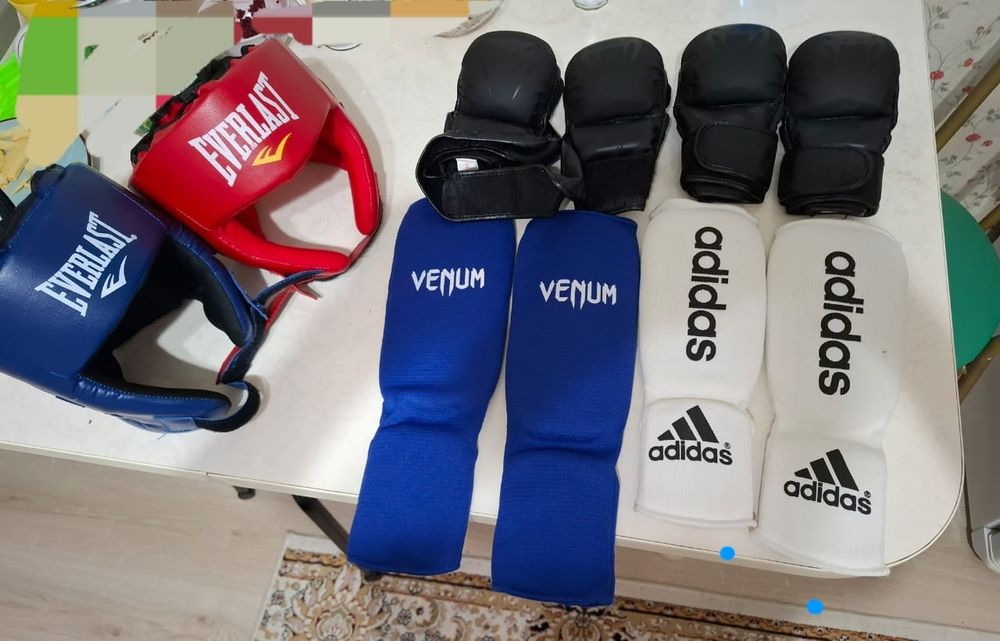 Шлемы, перчатки - черепашки, футы