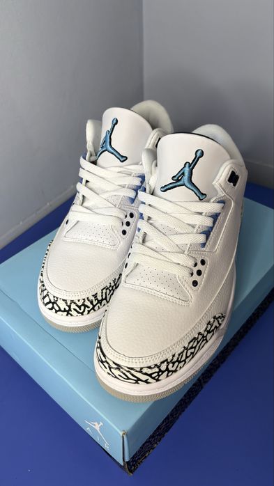 Air Jordan 3 UNC - marimea 42