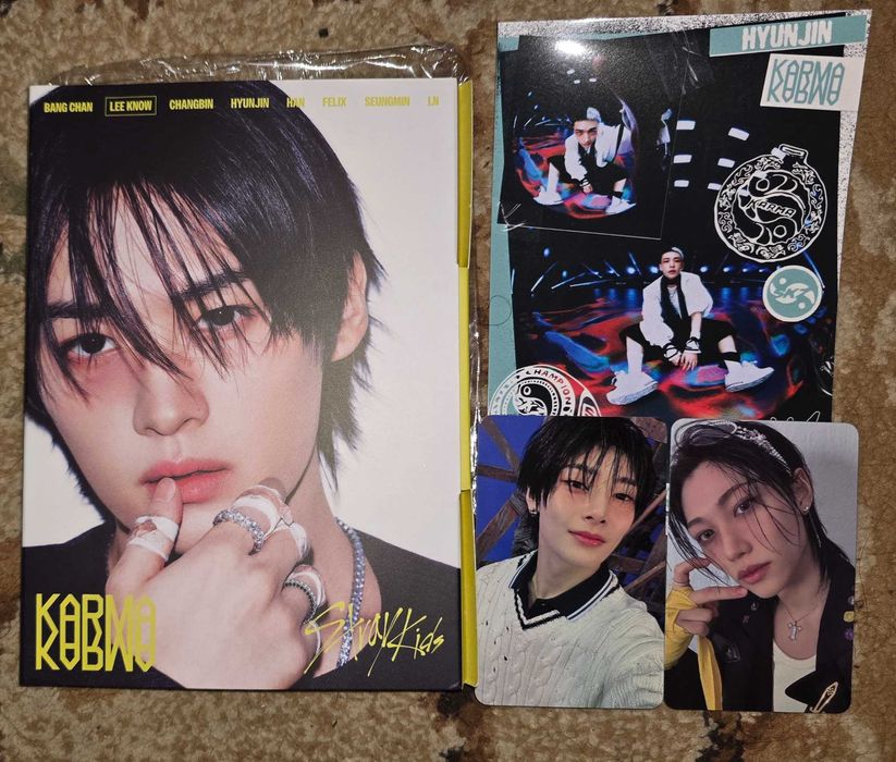 STRAY KIDS  KARMA Acordion Albums