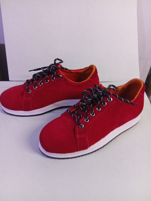 Замшевые женские кеды кроссовки длина стельки двадцать шесть с половин