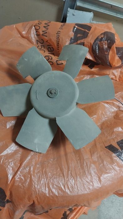 Продам вентилятор на радиатор