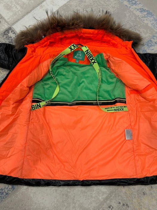 Продам куртку для девочки