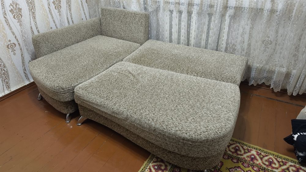 Продам раскладной диван.