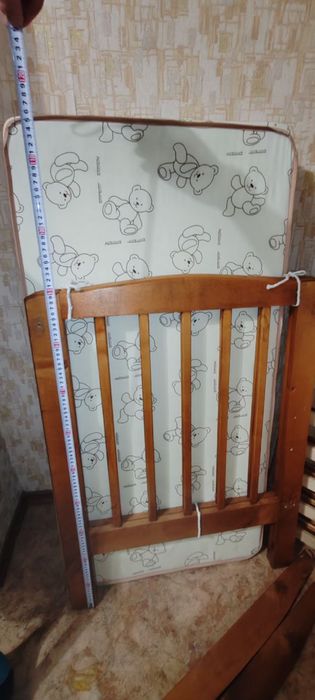 Отдам деревянный манеж