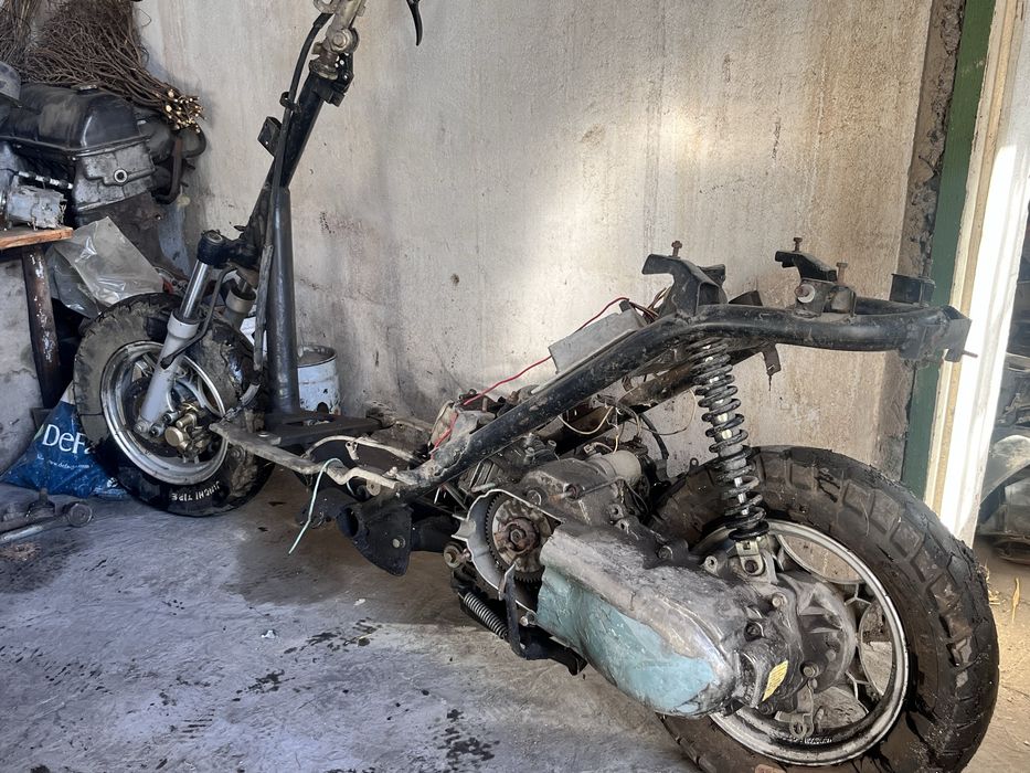 Скутер    Старый.