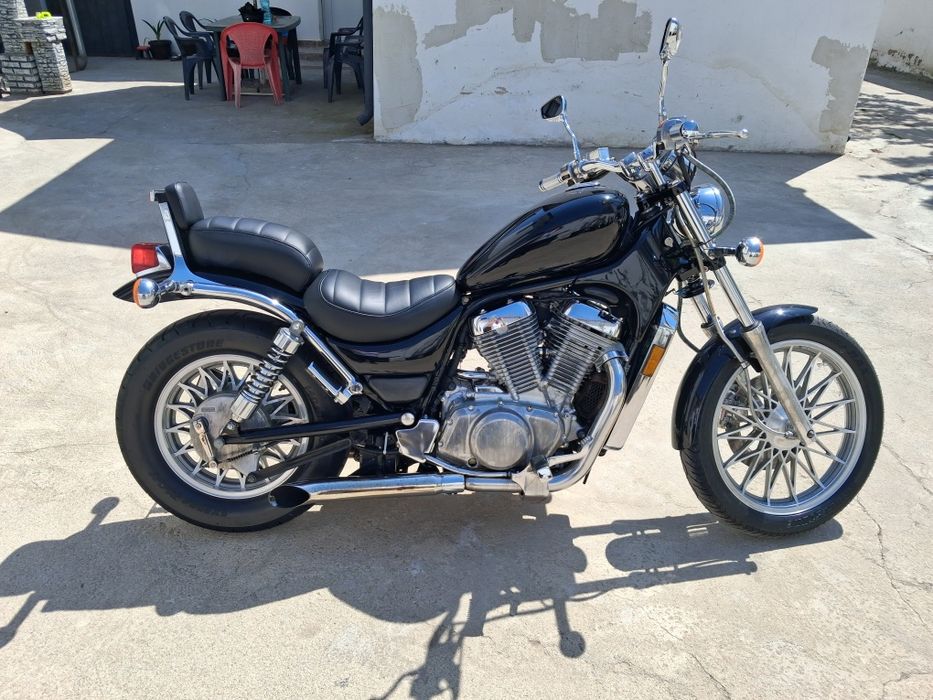 Vând suzuki intruder