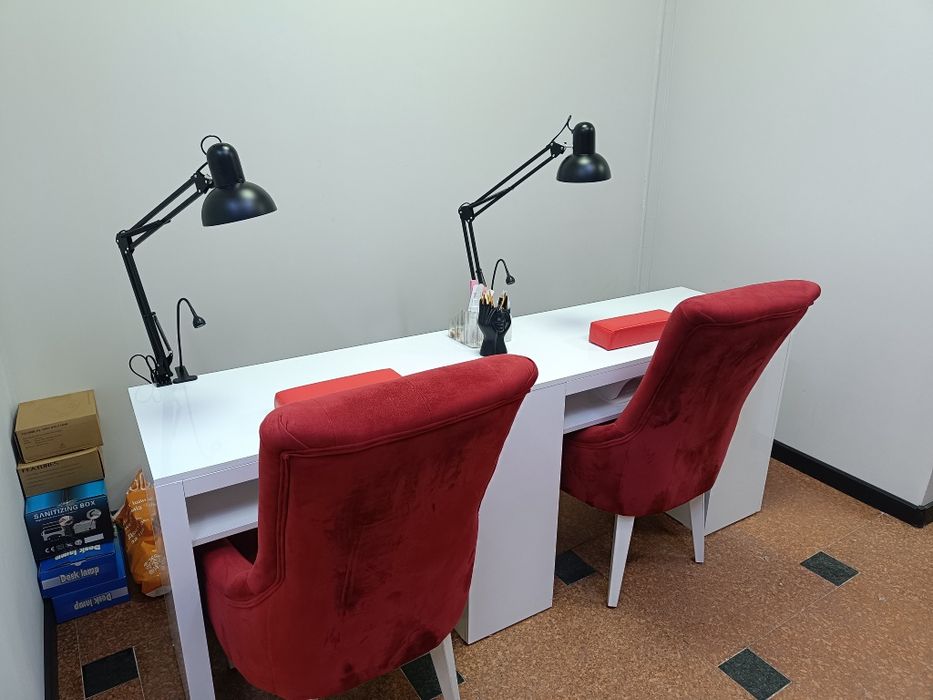 Продам столы и стулья