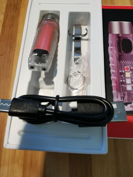 S12 fluorescenta 600 lumeni cu bază magnetică