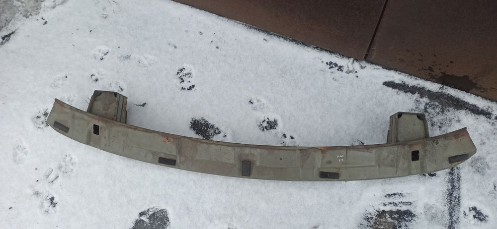 Усилитель бампера