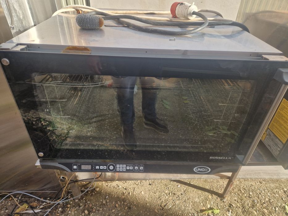 Aragaz 4 ochiuri la 380v sau pe gaz, cu banc sau de banc