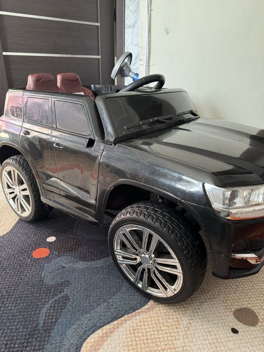 Машина детская с пультом