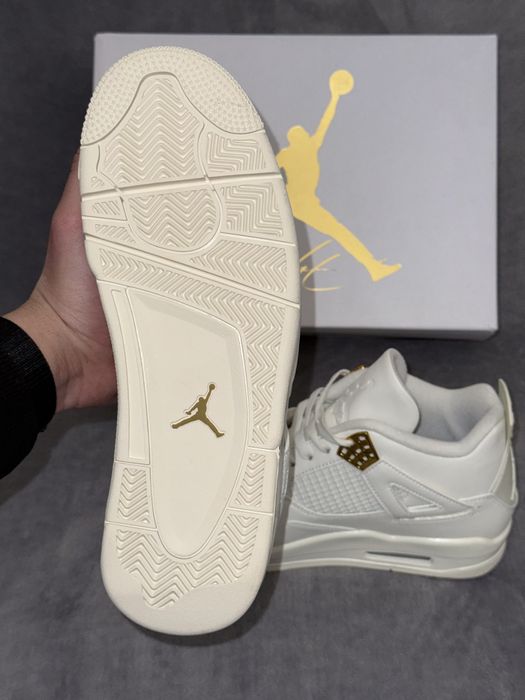 Air Jordan 4 Retro Metallic Gold mărimea EU/44.5