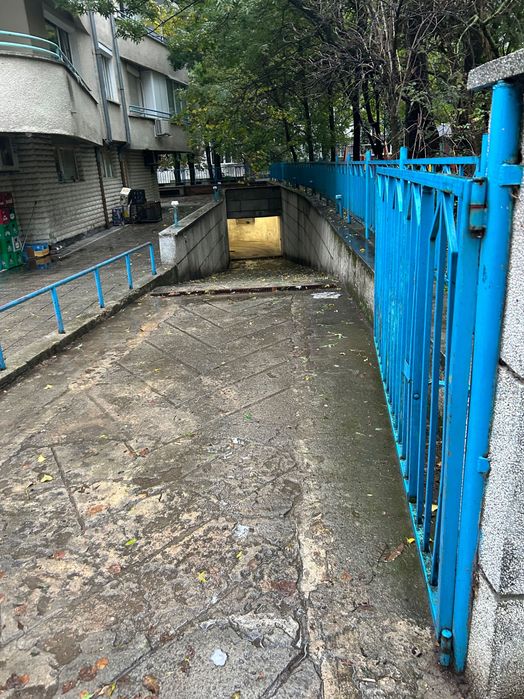 Дава се под наем Гараж / Паркомясто в София, Иван Вазов - 18 кв.м за 204 € - Снимка #1